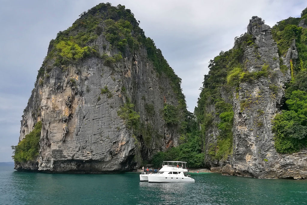 40 ft. Power Catamaran