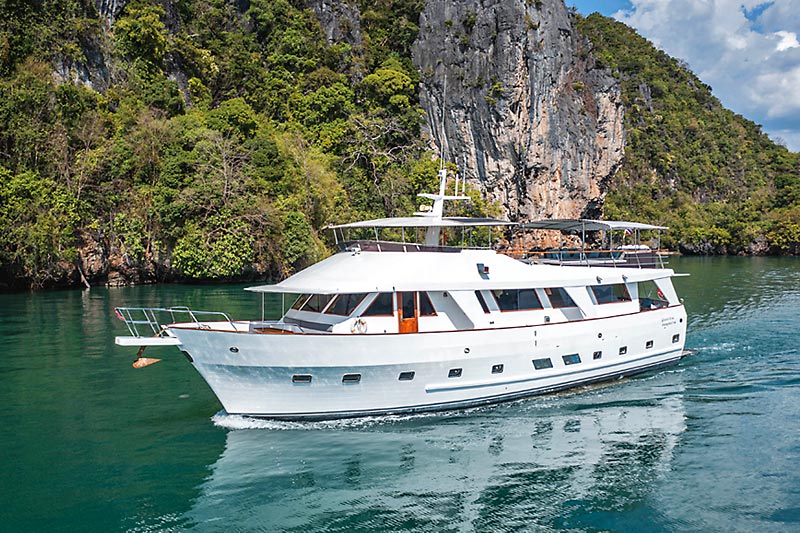 70 ft. Classic Motor Yacht