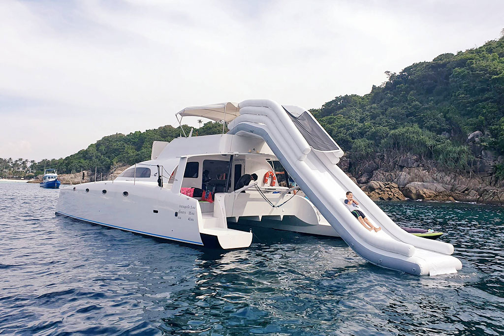 Stealth 47 Power Catamaran