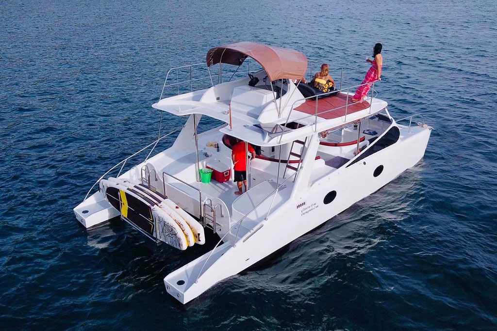 35 ft. Inspire Power Catamaran