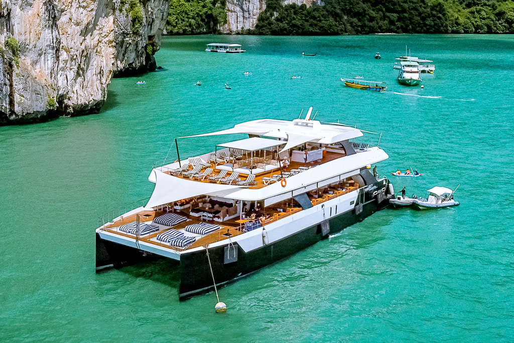 111 ft. Power Catamaran