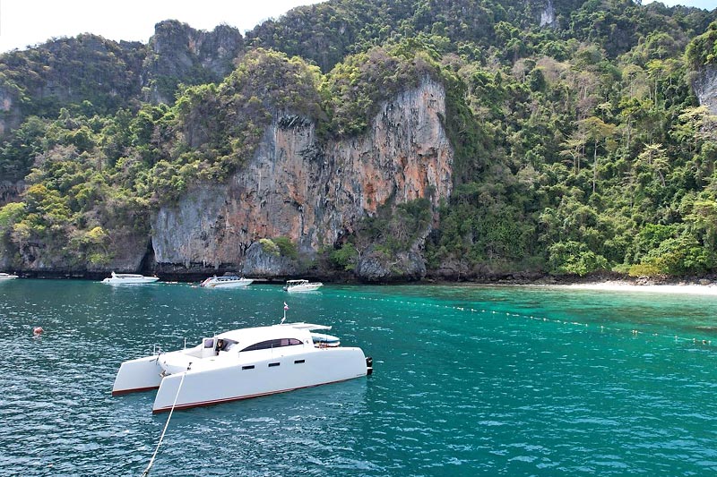 Stealth 38 HC Power Catamaran