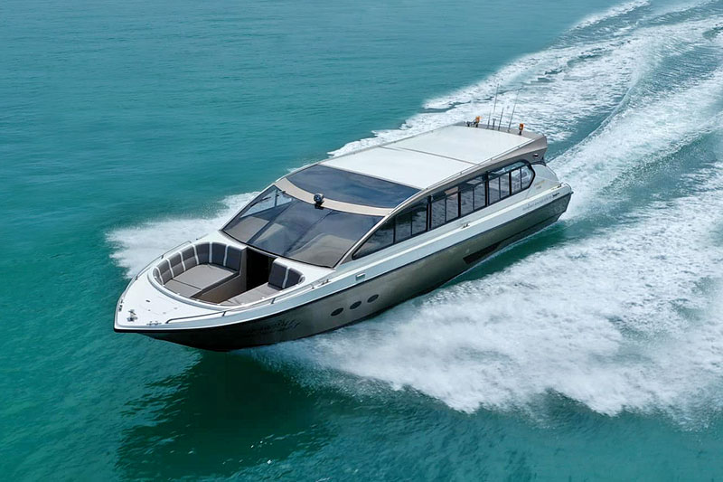 47 ft. Premium Speedboat